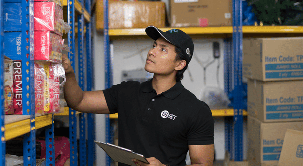 What is a Warehouse Picker and Packer?