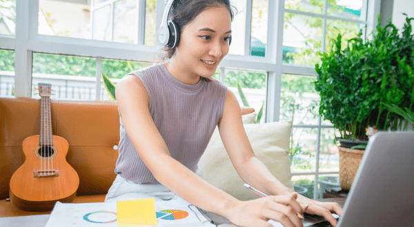 12 Benefits of Working Part Time Jobs as a Student