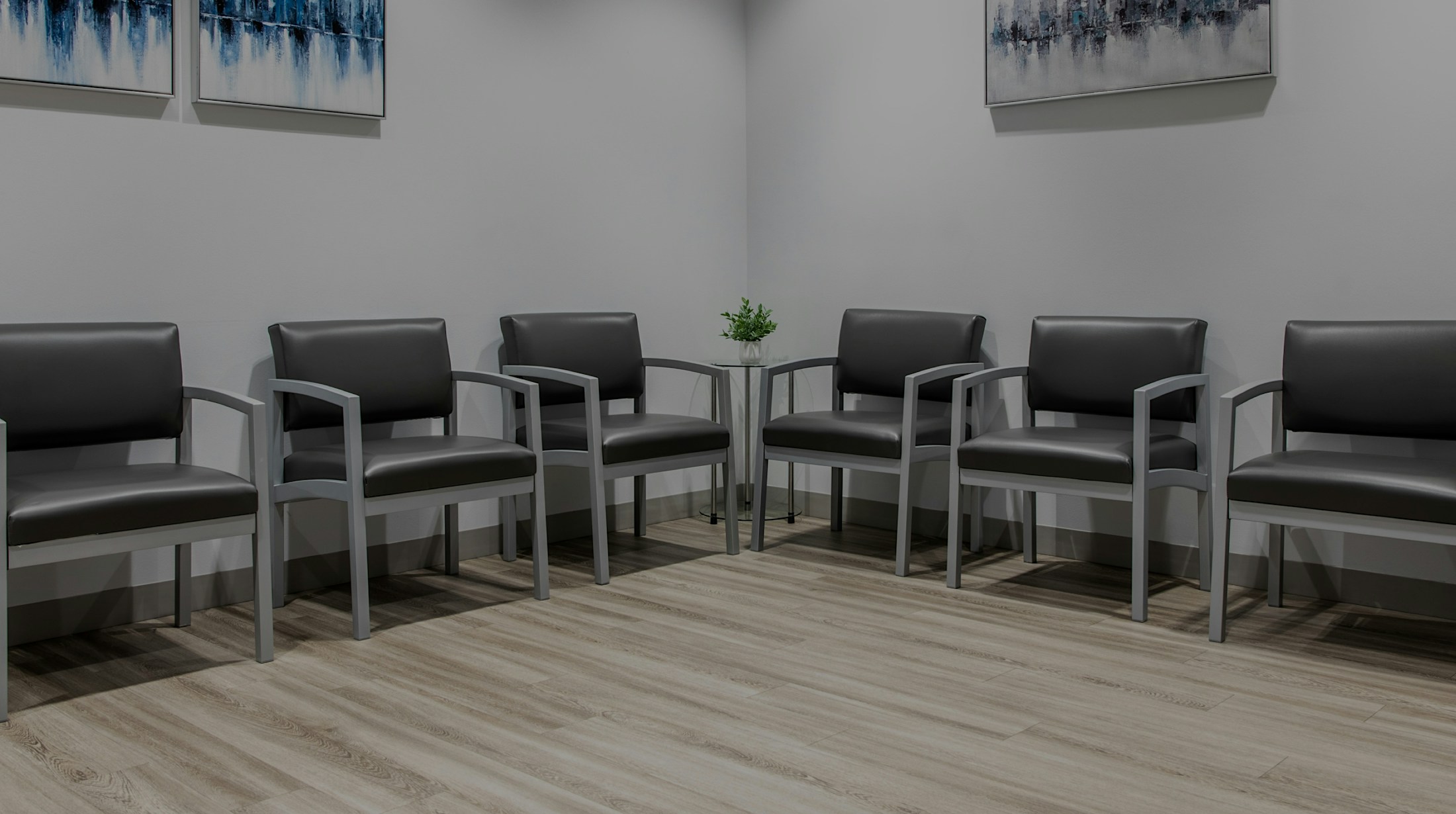 Waiting room for patients at Wound Evolution