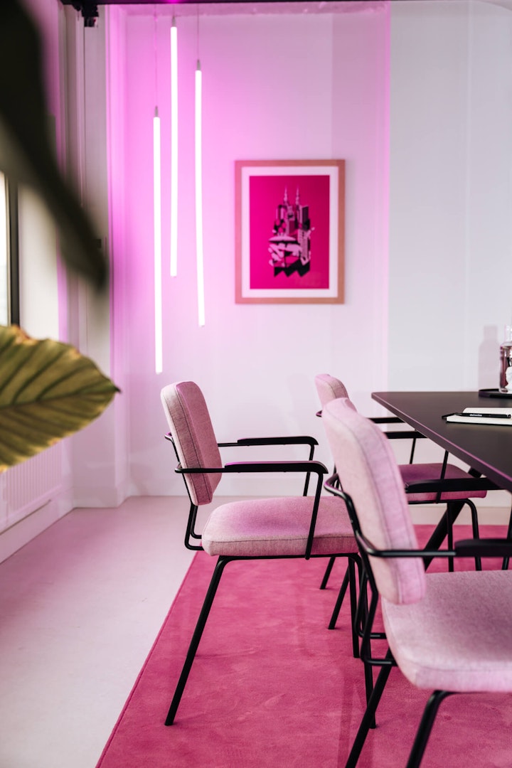 stuurmen-office-interior-meeting-room-chair