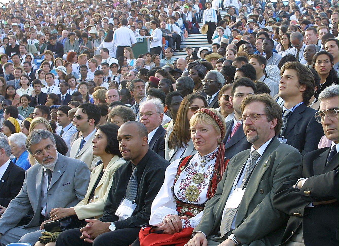Fariborz Sahba, architect of the Mount Carmel Terraces (left) and Lasse Thoresen, composer of the "Terraces of Light" oratorio (right), at the inauguration ceremony.