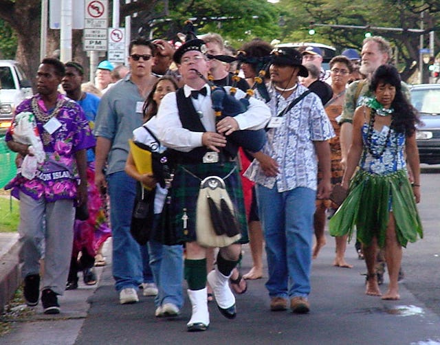 Among the highlights of the conference was a parade on 20 December, by some 600 participants, to the resting place of Agnes Baldwin Alexander, who first brought word of the Baha'i Faith to the Hawaiian Islands in December 1901.