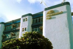 Founded in 1985 by Baha'is, Nur University is one of the top-ranking private universities in Bolivia, with an enrollment of some 3,000 students in undergraduate and graduate programs.