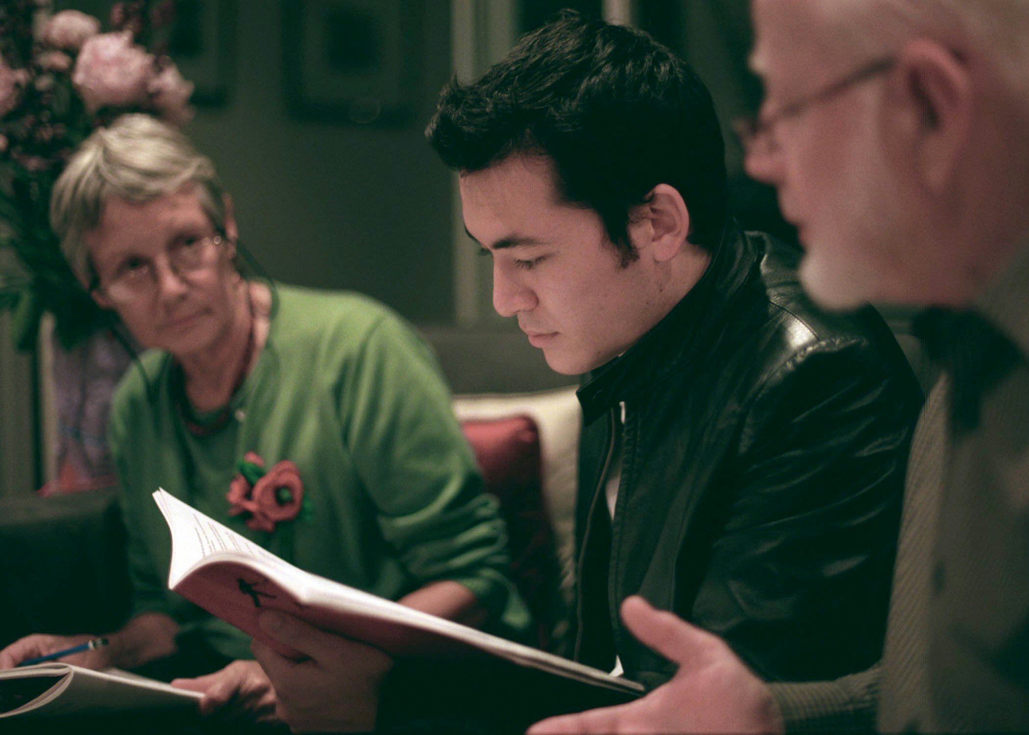 Study circles in Australia attract all age groups. (Photo: Ryan Lash)