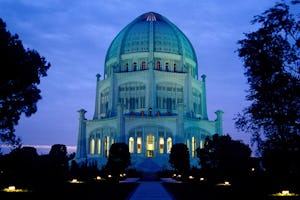 Illuminating the interior... (Photo: Francisco Gonzalez)