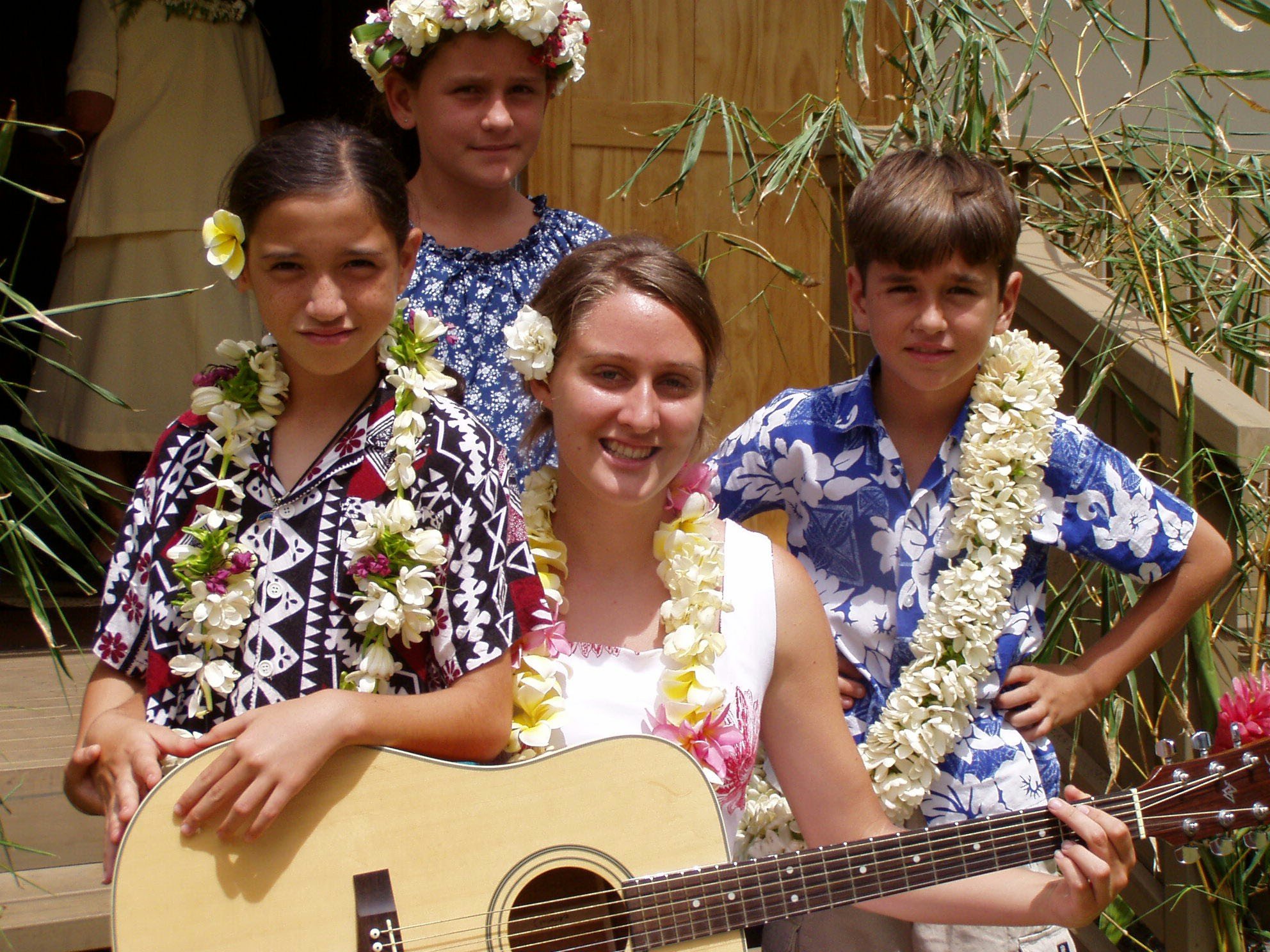 Ready for a singalong...Corinne Matepi, Sophia Hebenstreit, Lua Hancock (with guitar), Tevana Hebenstreit.