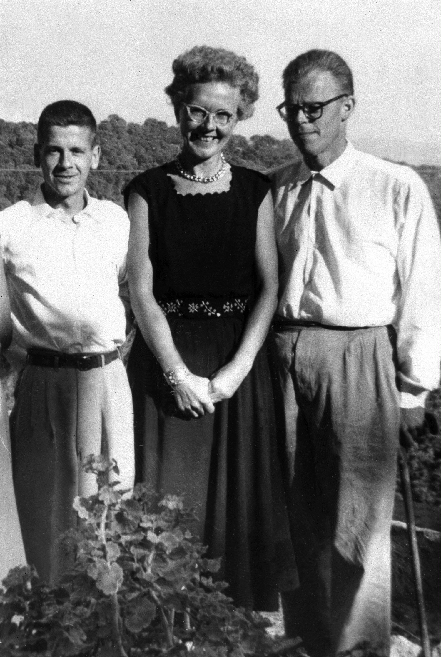 Charles Monroe Ioas (left) with Jean and Tove Deleuran in the Balearic Islands.