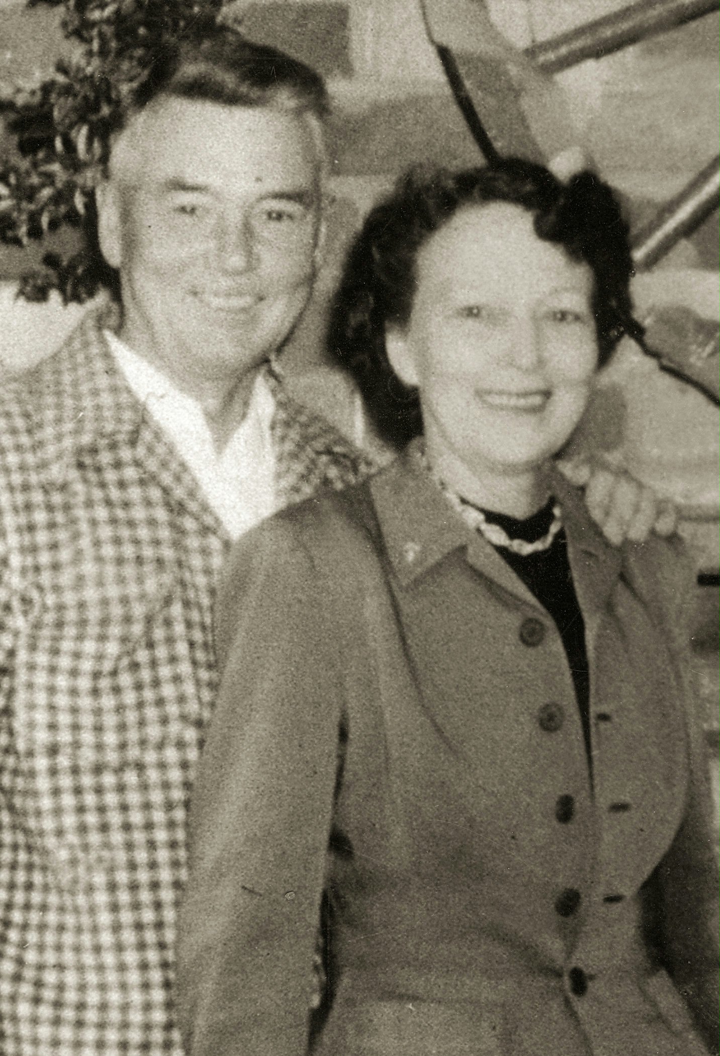 Lyall and Eleanor Hadden, whose employee, Klaas Mtsweni, became the first African Baha'i in South Africa.