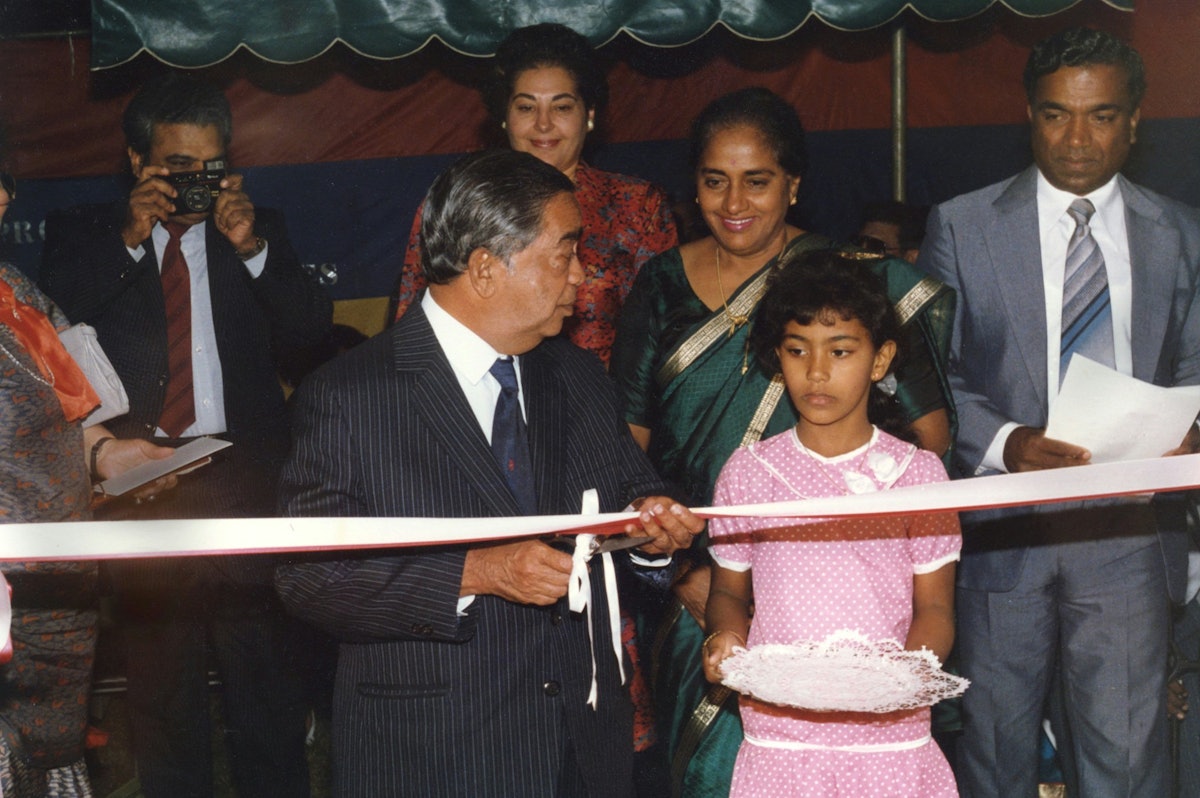 The Governor General of Mauritius, Sir Veerasamy Ringadoo, opening the national Baha'i Centre, 1987.
