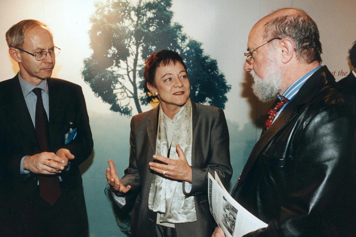 Baroness Ludford (center) with Ronald Mayer, the ambassador of Luxembourg to the Council of Europe and the European Parliament (left) and Ulrich Bohner, chief executive of the Congress of Local and Regional Authorities of Europe (right). Photo by European Parliament.