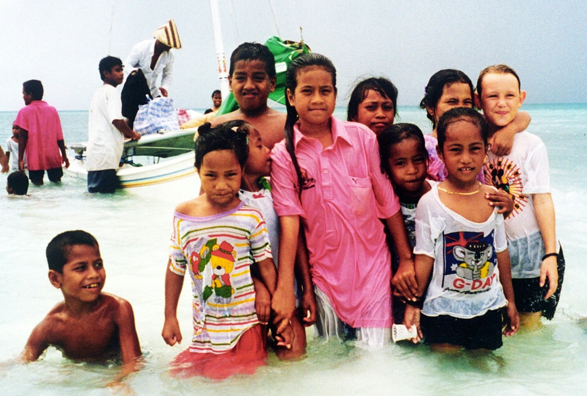 Baha'i children in Kiribati, 1997.