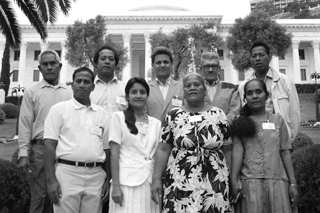 The National Spiritual Assembly of the Baha'is of Kiribati, at the Baha'i World Centre, Haifa, Israel, 1998.