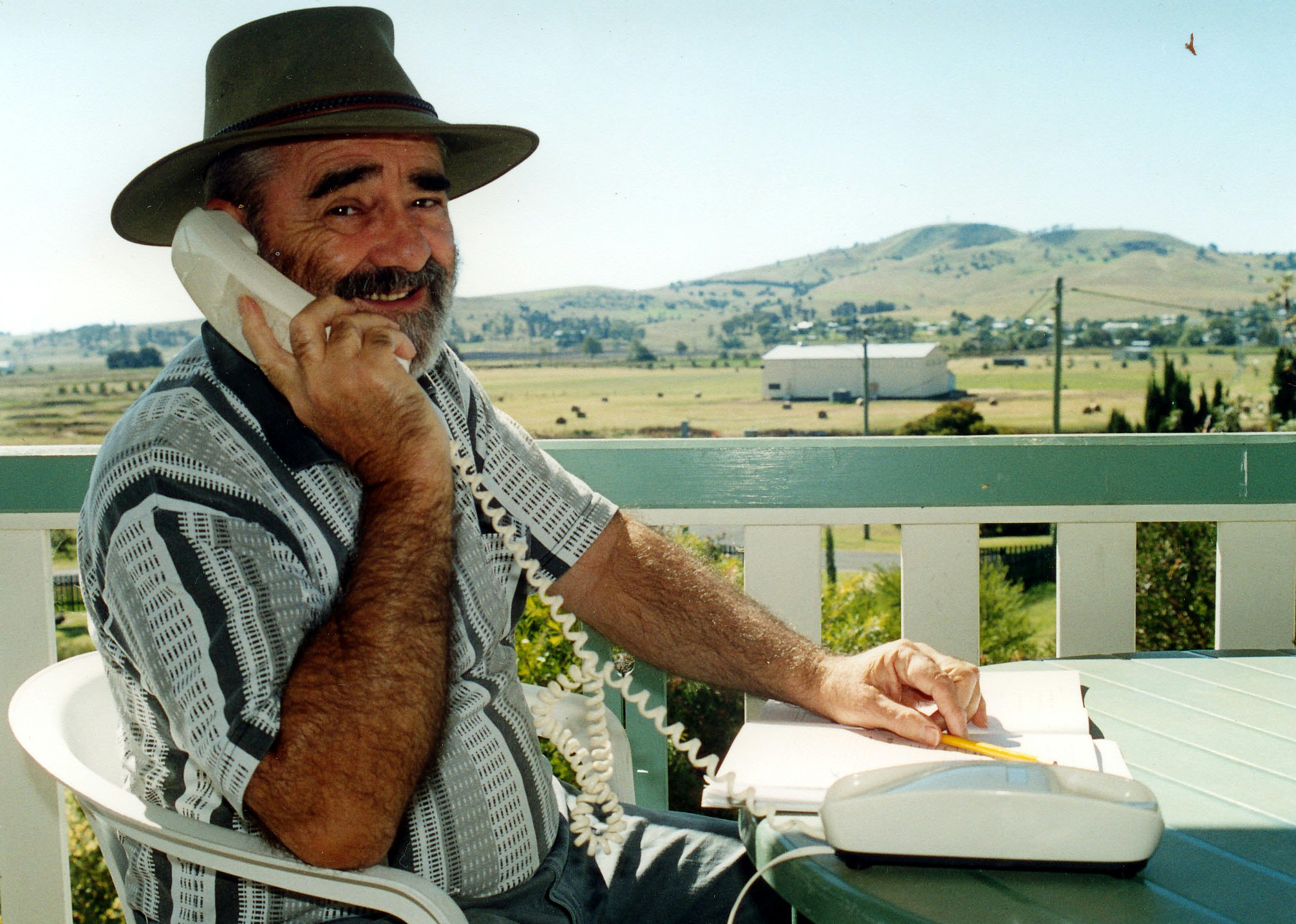 In Queensland, Australia, David Podger participates in a study circle meeting.