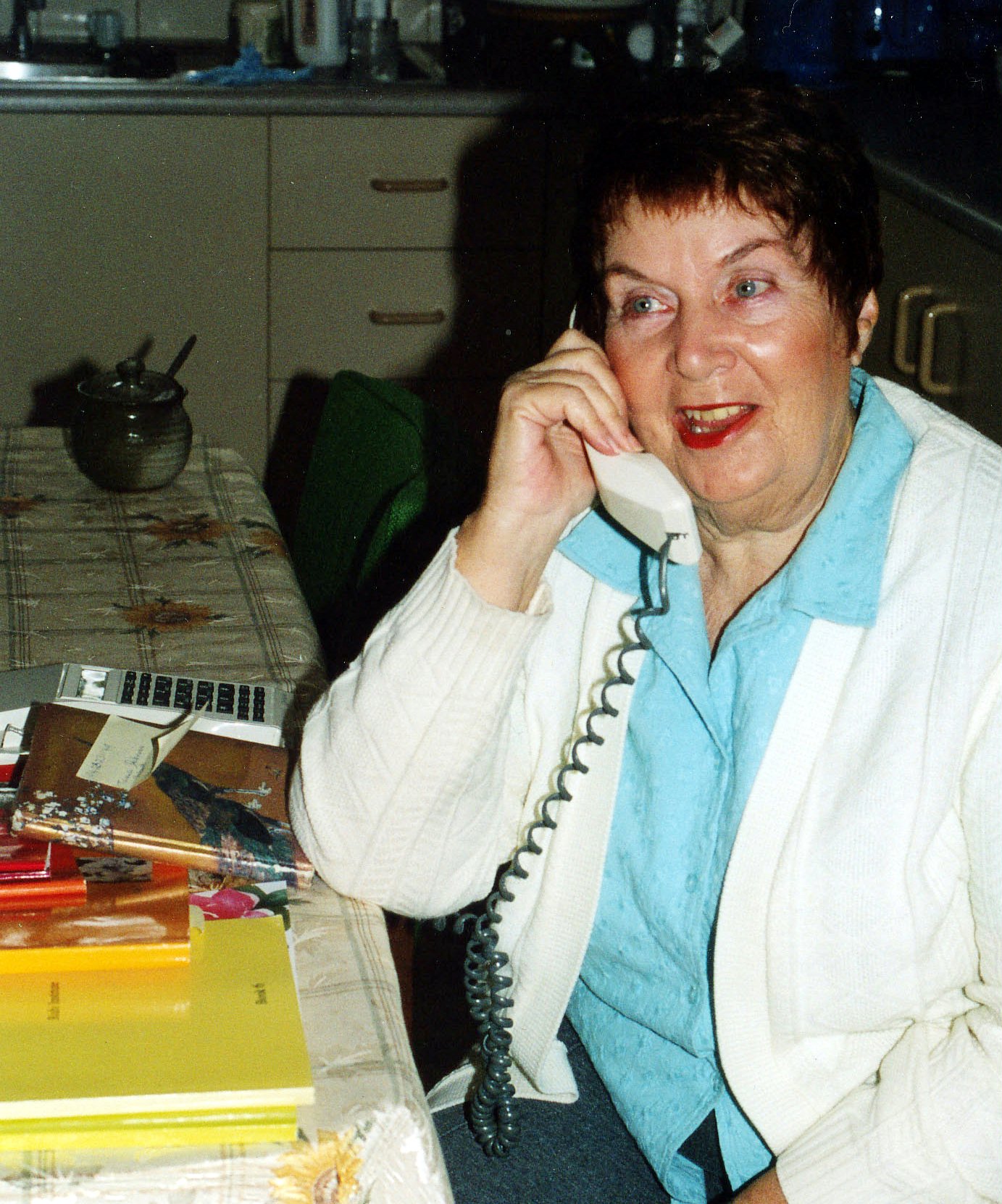 Study circle member Leila Deighton, who edits "Bush Honey," a magazine for Baha'is of the outback.