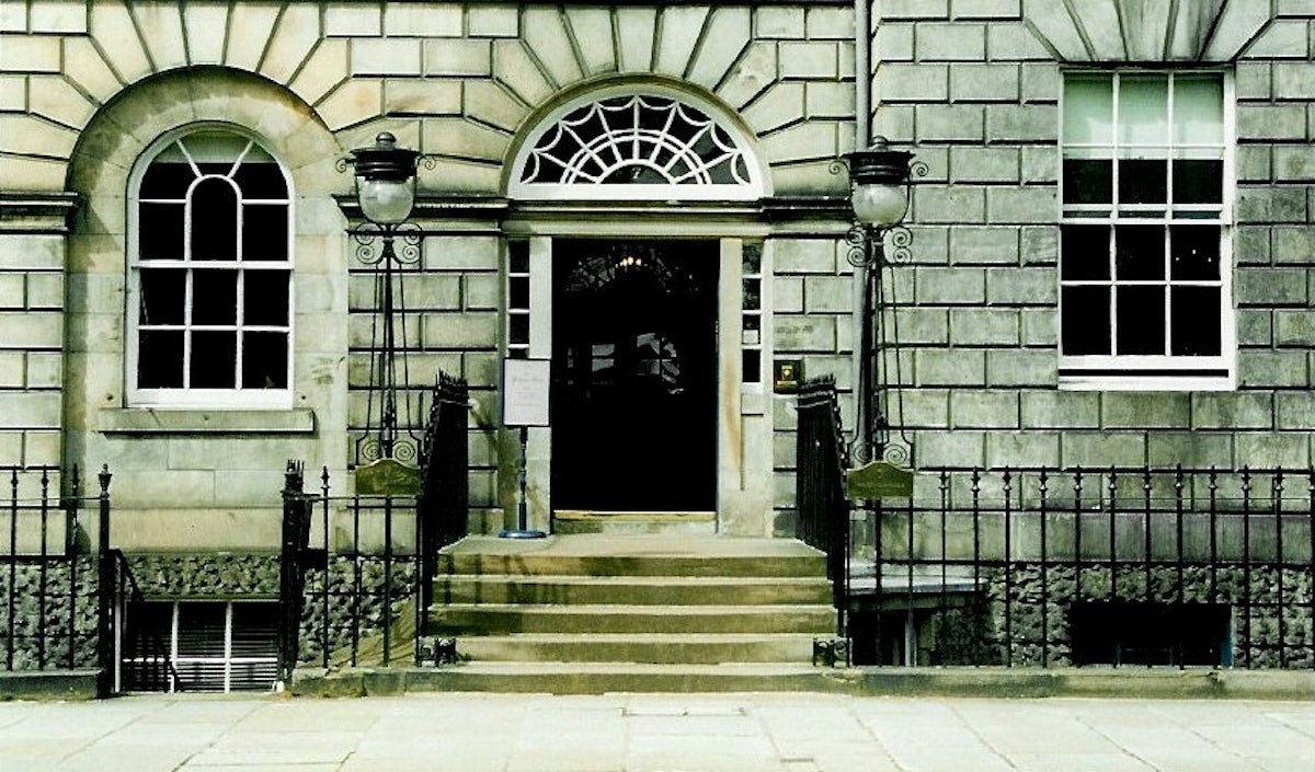 The entrance to the Georgian House at 7 Charlotte Square, Edinburgh, where Abdu'l-Baha stayed in 1913.