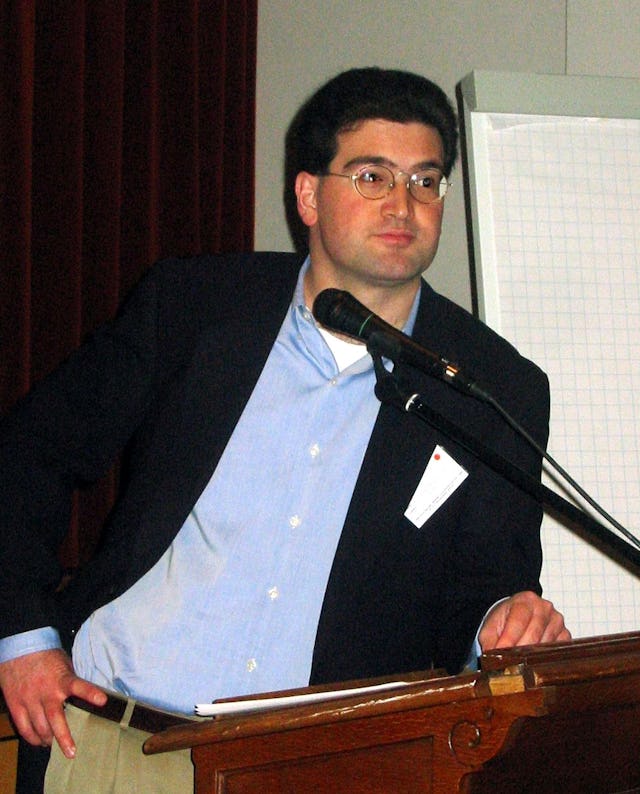 Neysun Mahboubi delivering his address "The Oneness of Humanity as a Contemporary Legal Principle" at the European Baha'i Conference on Law.