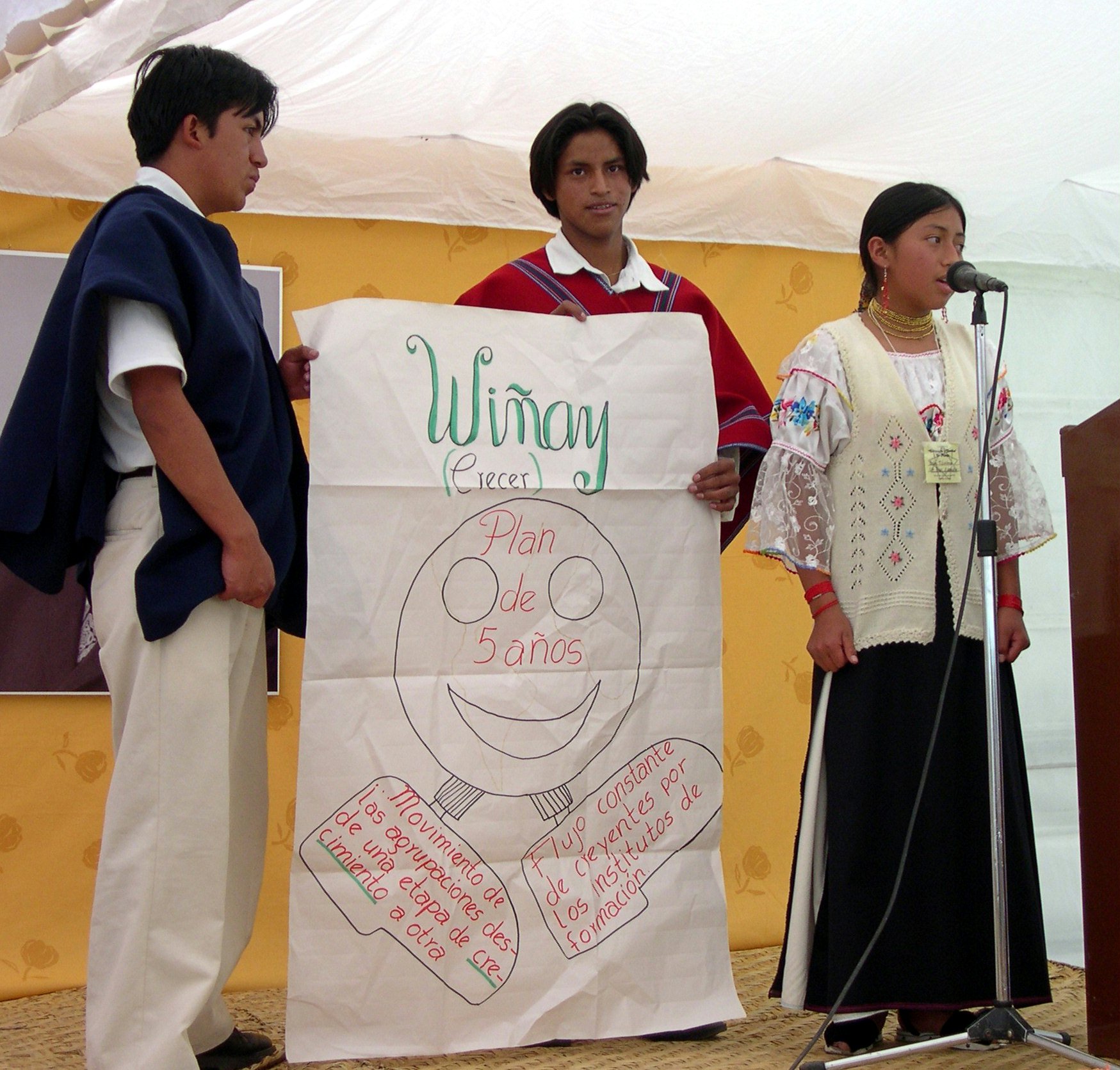 Baha'is from Santa Rosa, Ecuador, describe to the "Growth and Victories" conference their successful community activities.