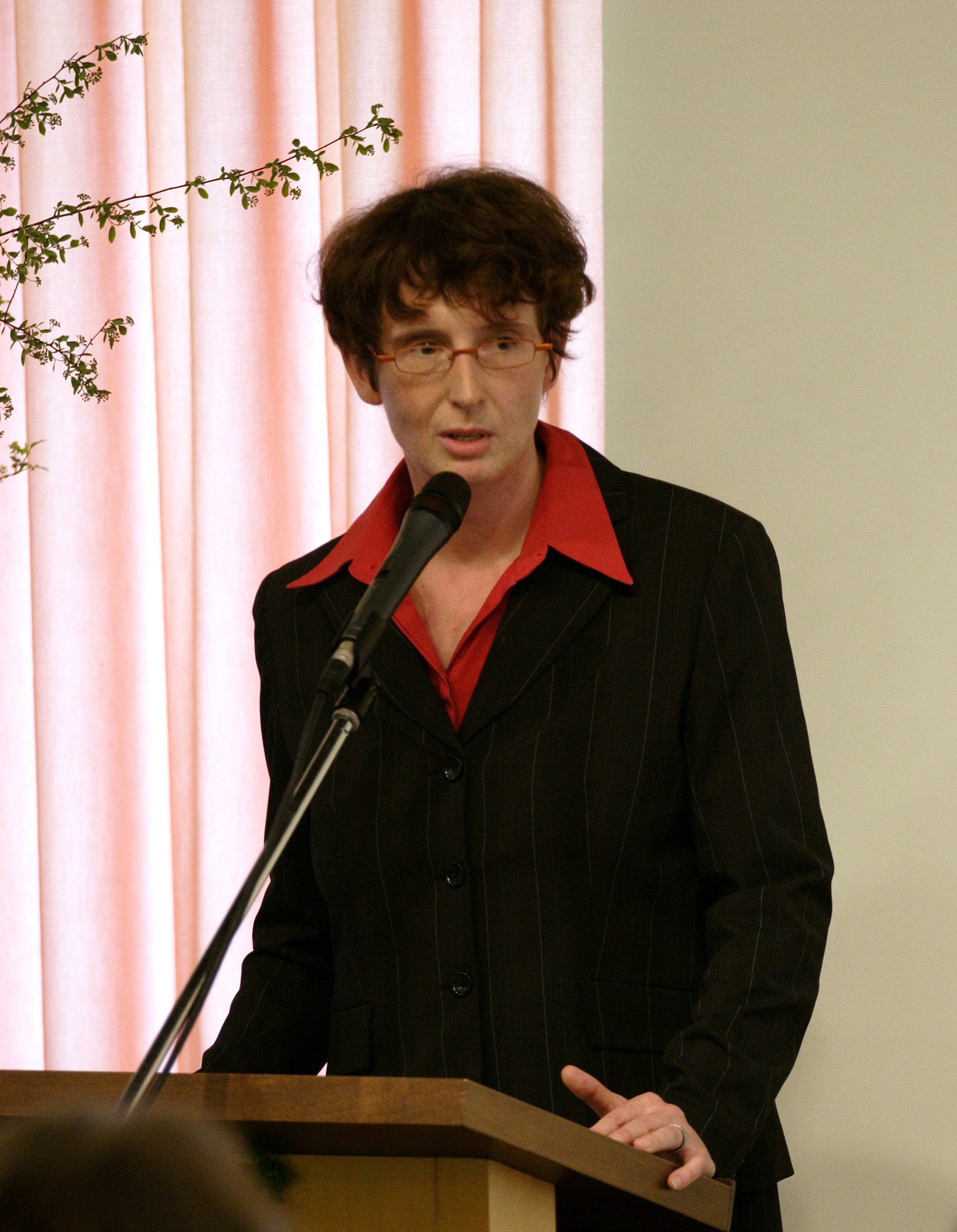 The mayor of Hofheim, Gisela Stang, at the Baha'i centenary reception in Hofheim-Langenhain.