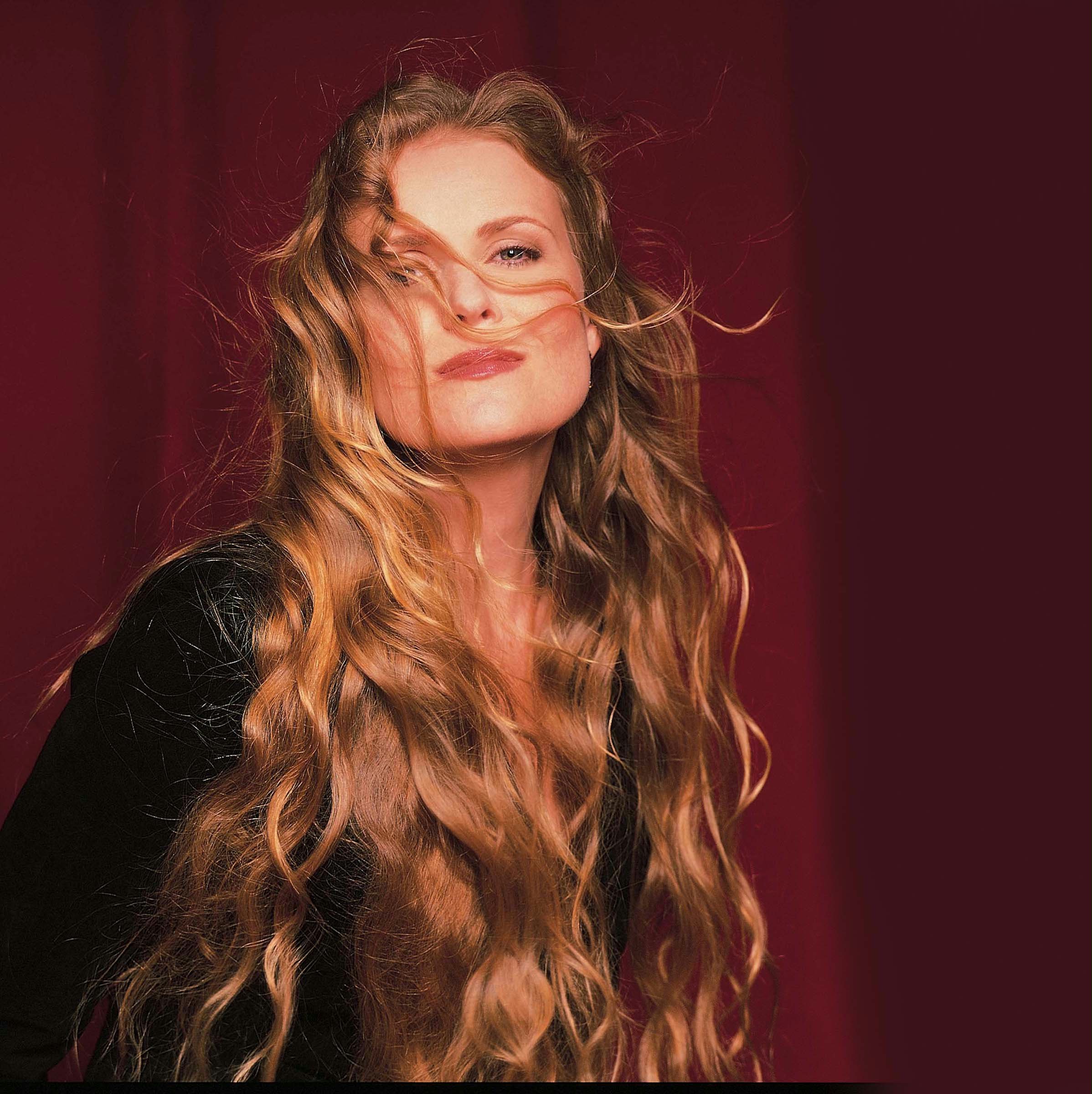 Jazz singer Tierney Sutton, in a recent publicity photograph. Ms. Sutton has been nominated for a 2006 Grammy Award for best Jazz Vocal Album for her recent album I'm With the Band.