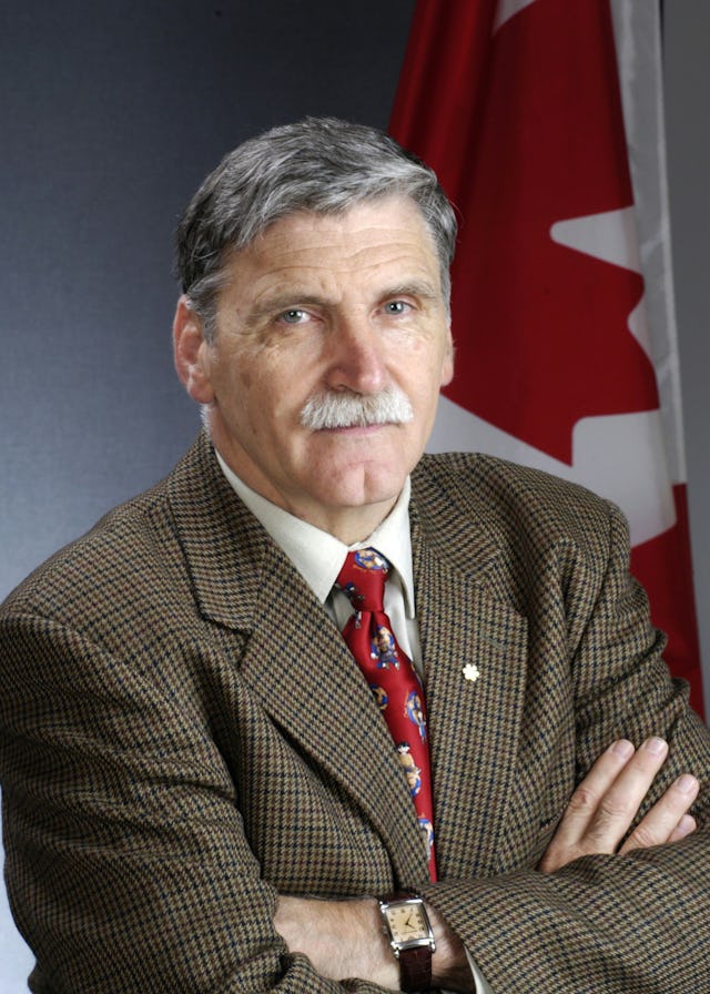Lieutenant-General Romeo Dallaire has released a statement calling on the international community to pay attention to the Iranian government's ongoing persecution of its country's Baha'is. [Photo: Jean-Marc Carisse/Ottawa]
