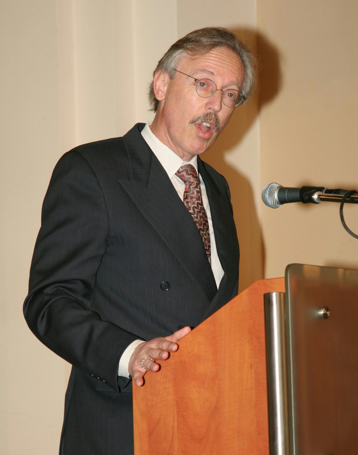 Piet de Klerk, Ambassador-at-Large of the Netherlands on Human Rights, was among the featured speakers at the Prague commemoration on 25 November 2006. Photograph by Hamid Jahanpour
