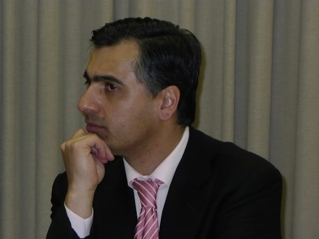 آقای پیام اخوان از دانشگاه مکگیل اظهار داشت که گاهی دولتها از روبرو شدن با قساوت بر علیه تودۀ مردم اجتناب میکنند.