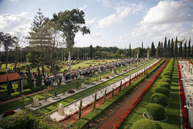 Two thousand Baha'is of the world formed a procession that walked toward the Shrine of Baha'u'llah and then circumambulated the tomb at Bahji, near Acre in northern Israel.