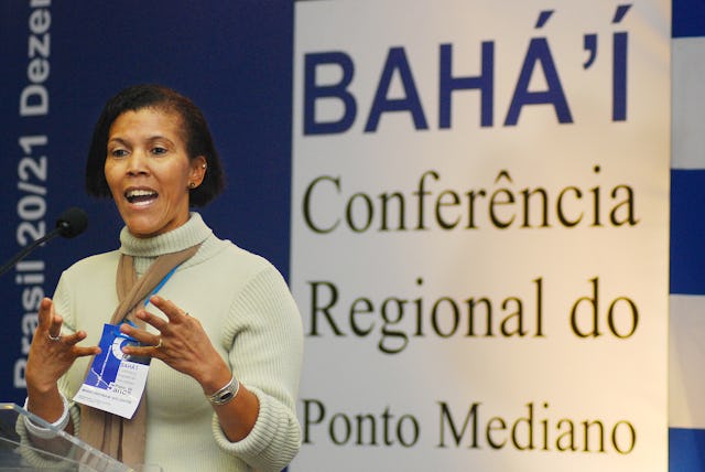 In Sao Paulo, people from three countries shared experiences and planned future activities. Here, Maria Cristina Santos of Bahia, Brazil, addresses the conference.