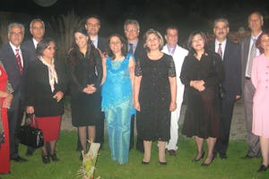 عکس دسته جمعی اعضای «یاران» با همسرانشان