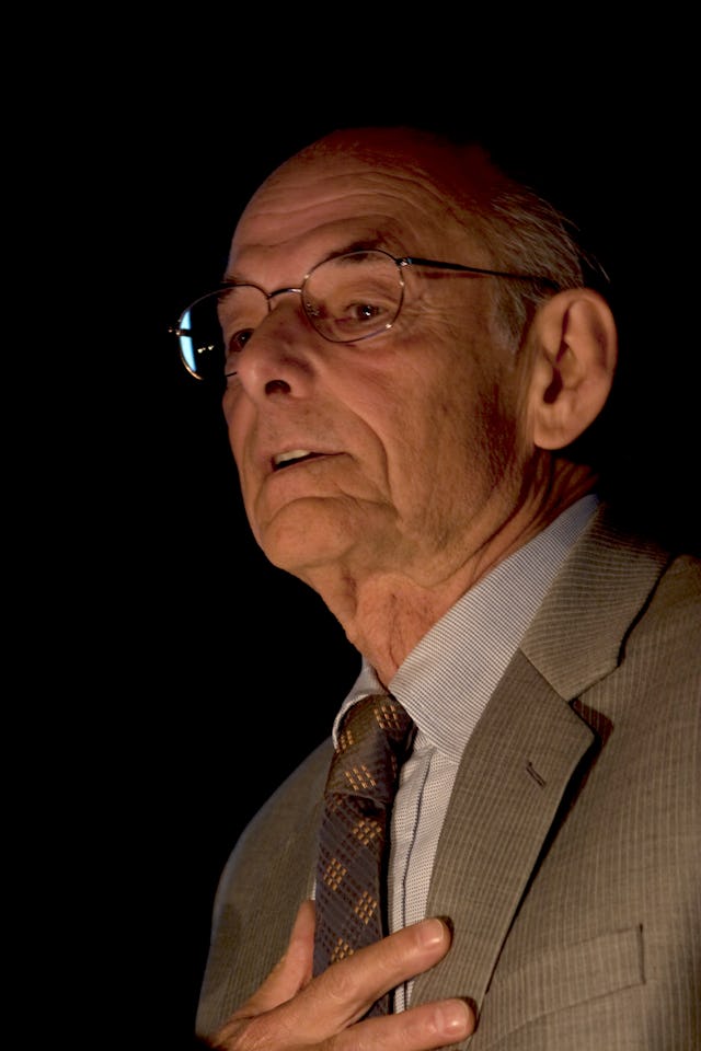 Artist Otto Don Rogers of Canada delivers the Balyuzi Memorial Lecture, focusing on the arts as a spiritual endeavor. He spoke on 15 August 2009 in Washington.