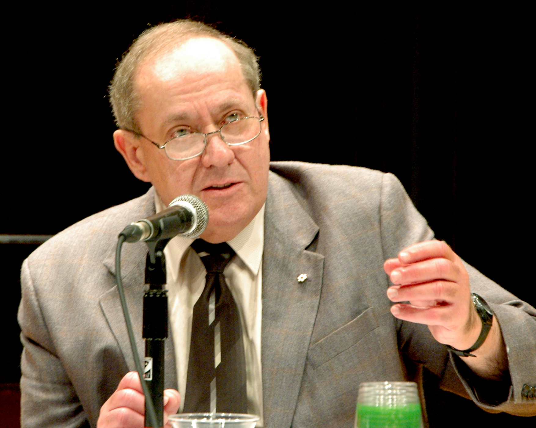 Gerald Gall, Professor of Law at the University of Alberta, spoke at a seminar on human rights and religious freedom, held in Winnipeg. The seminar on 21 June was organized by the Canadian Baha’i community as a prelude to the World Religions Summit 2010. Professor Gall told the gathering that religion remains a vital force in defining the landscape of modern society – and a potent force for peace and well-being.