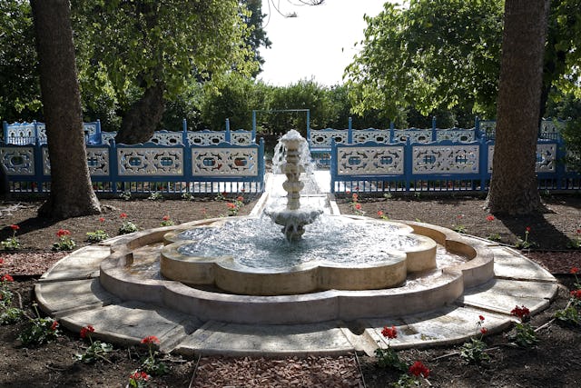 Some two kilometers southeast of the historic city of Acre, the Ridvan Garden - created for Baha'u'llah - has been restored to its original island setting. The centerpiece is a fountain from which water is conveyed into a canal that runs past the garden.