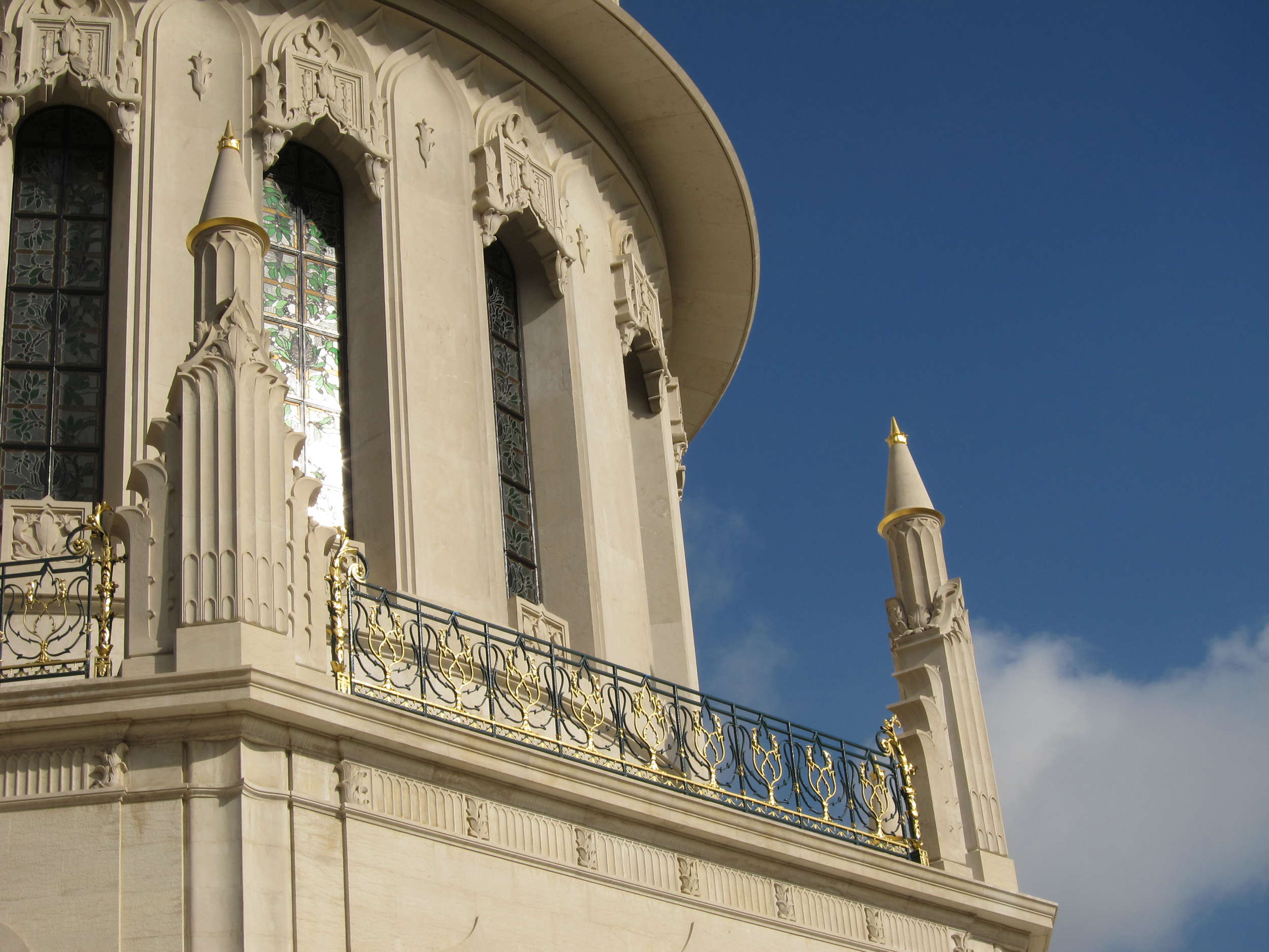 Restoration of the Shrine of the Bab’s original balustrades involved remaking many pieces that were beyond repair, protecting them against moisture, regilding, and developing a system for sectional removal for future repairs. Photo credit: Baha’i World Centre photo. All rights reserved.