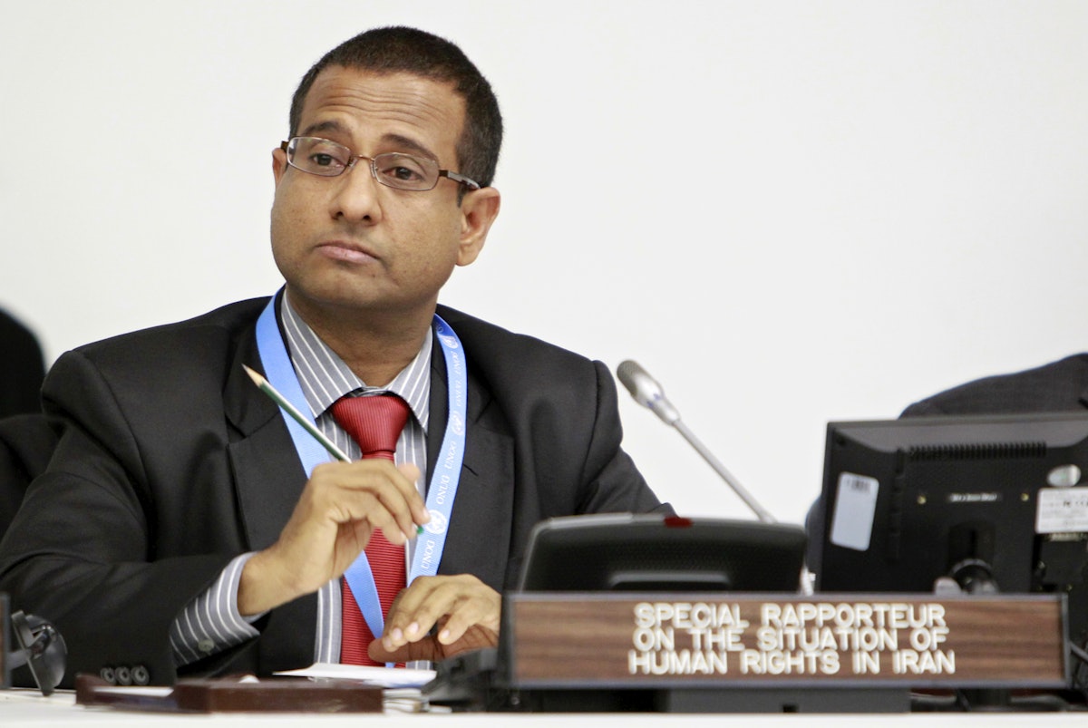 احمد شهید، گزارشگر ویژۀ سازمان ملل متّحد دربارۀ وضعیت حقوق بشر در جمهوری اسلامی ایران. دکتر شهید که پیشتر وزیر امور خارجۀ مالدیو بود، در خرداد ١٣٩۰ (ژوئن ٢۰١١) پس از یک دورۀ حدود ٩ ساله که طیّ آن کسی سمت گزارشگر ویژۀ حقوق بشر ایران را نداشت، به اين سمت گماشته شد. عکس سازمان ملل/ریک باخورناس