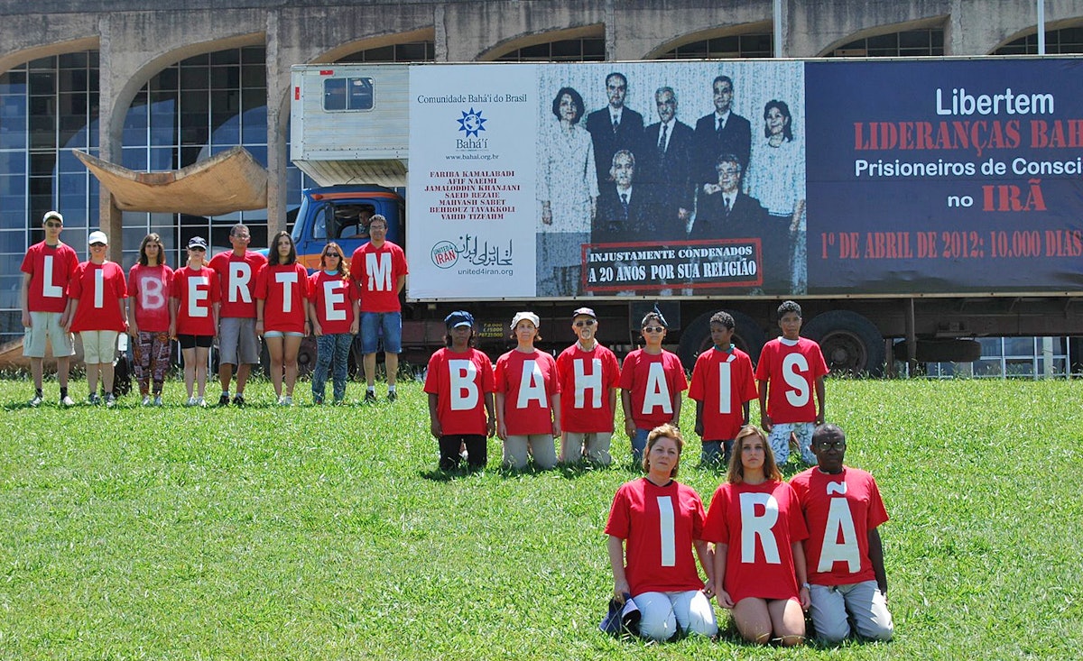 A large truck bearing the image of the seven prisoners toured Brazil's federal capital, Brasilia. Campaign supporters wore T-shirts that spelled out "Libertem Baha'is Irã" ("Free Baha'is Iran").