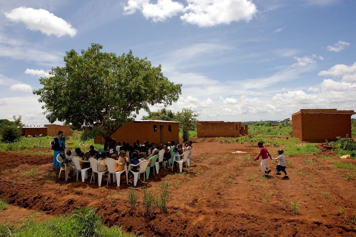 Una reunión bahaí en la República Democrática del Congo. La Casa Universal de Justicia ha anunciado la construcción de una nueva Casa de Adoración nacional bahá'í en ese país.