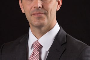 El Dr. Joshua Lincoln