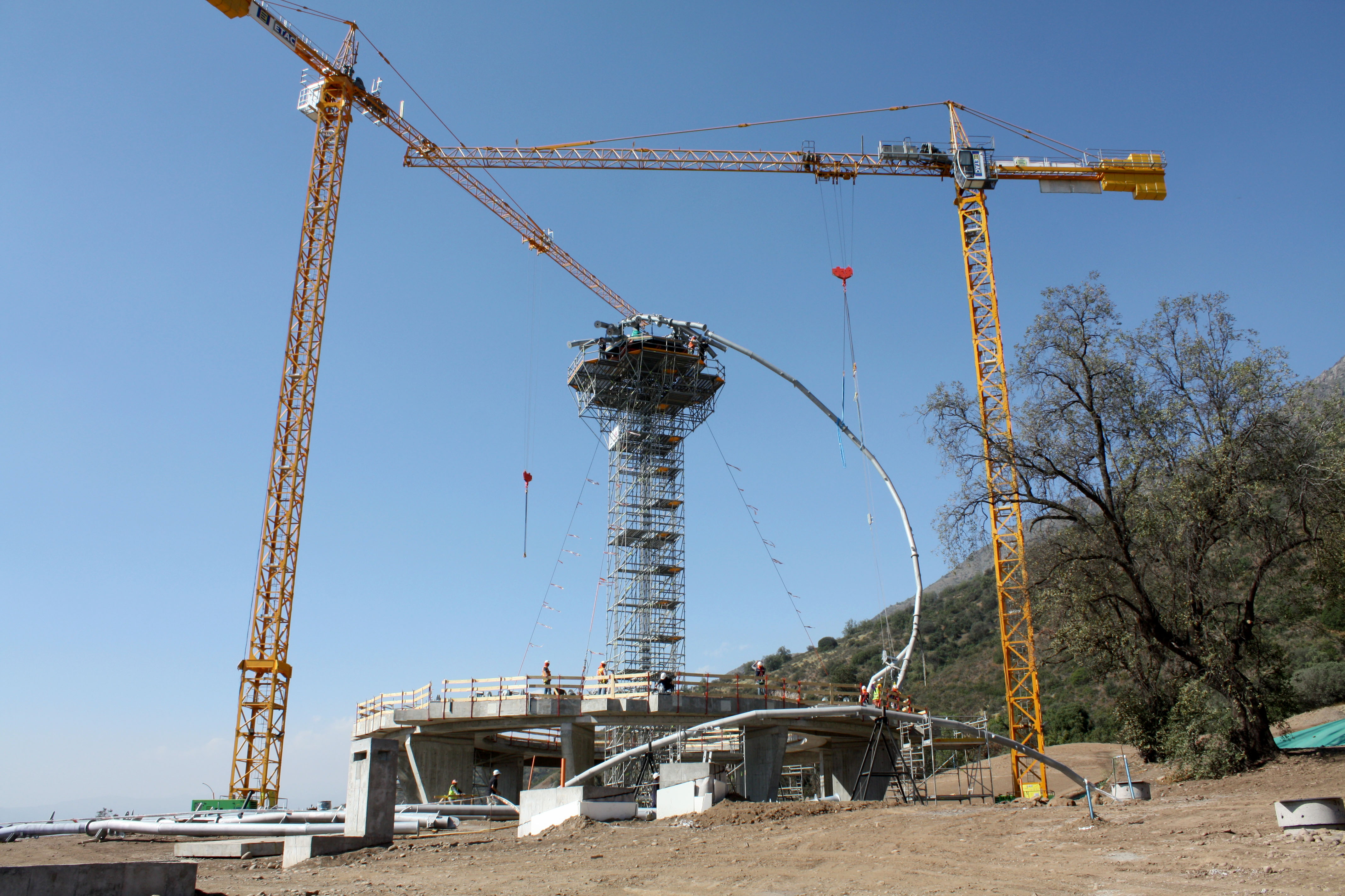 Installation of the steel structure of the 9 wings of the superstructure.