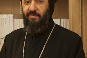 اسقف انجیلس از کلیسای ارتدکس قبطی در بریتانیا. در بیانیّه اخیر خویش اسقف انجیلس آیتالله تهرانی را تمجید کرده گفت ایشان دعا میکند که ترویج همزیستی و بردباری "به طور افزونی نه فقط در ایران بلکه در سراسر خاور میانه و جهان تقویت گردد."