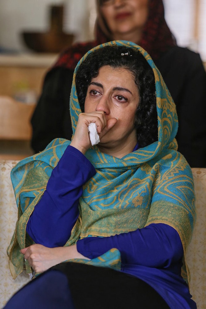 نرگس محمدی، فعال برجستۀ حقوق زنان و معاون رئیس کانون مدافعان حقوق بشر.