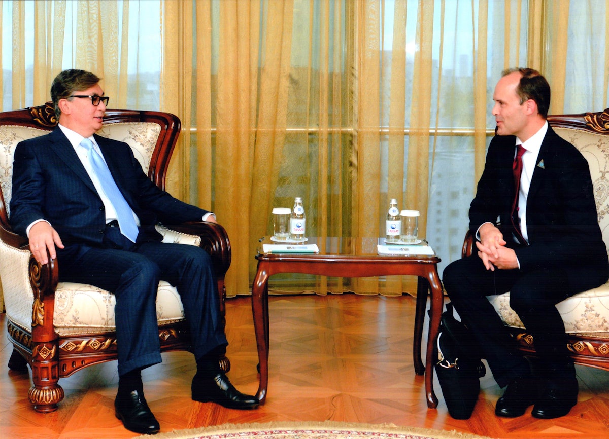 Joshua Lincoln, Secretary-General of the Baha'i International Community, meets with Kassym-Jomart Tokayev, Head of the Congress Secretariat and President of the Senate.