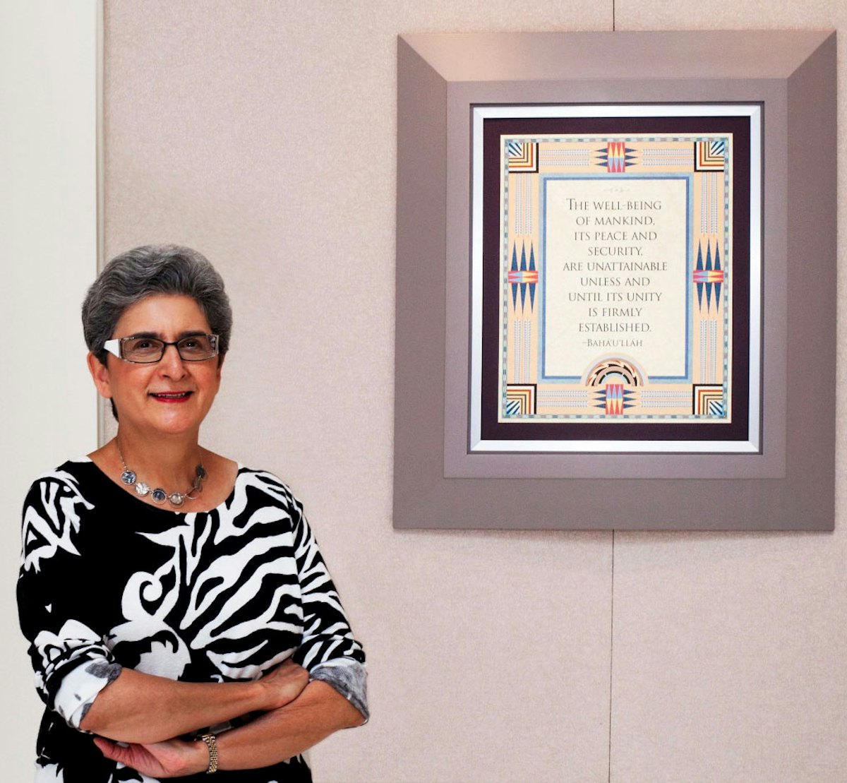 La doctora Hoda Mahmoudi, actual titular de la Cátedra Bahá'í para la Paz Mundial (Foto del Servicio de Noticias Internacionales Bahá'ís, BWNS por su sigla en inglés)