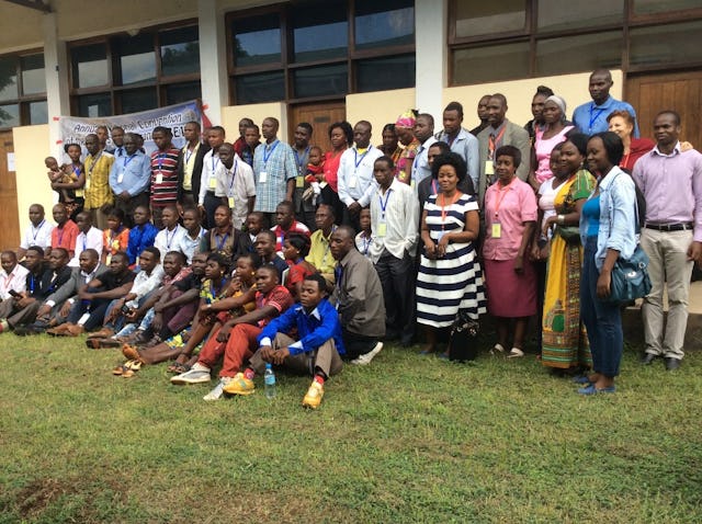 شرکت کنندگان در کانونشن ملّی ۲۰۱۶ در تانزانیا.