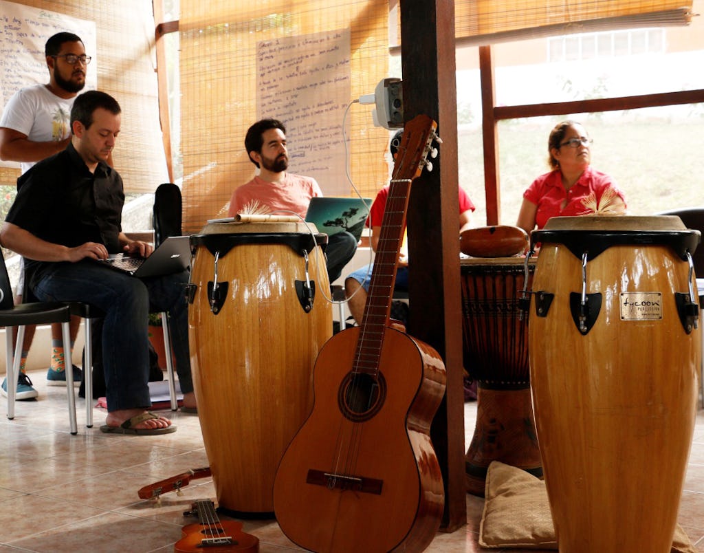 During the workshop in Ecuador from 16 to 26 July 2016, participants collaborated to create new songs.