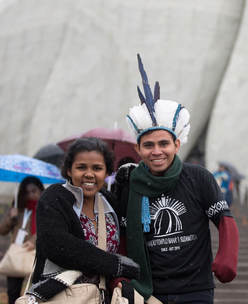 شرکت‌کنندگان در برنامۀ سحرگاهی معبد.