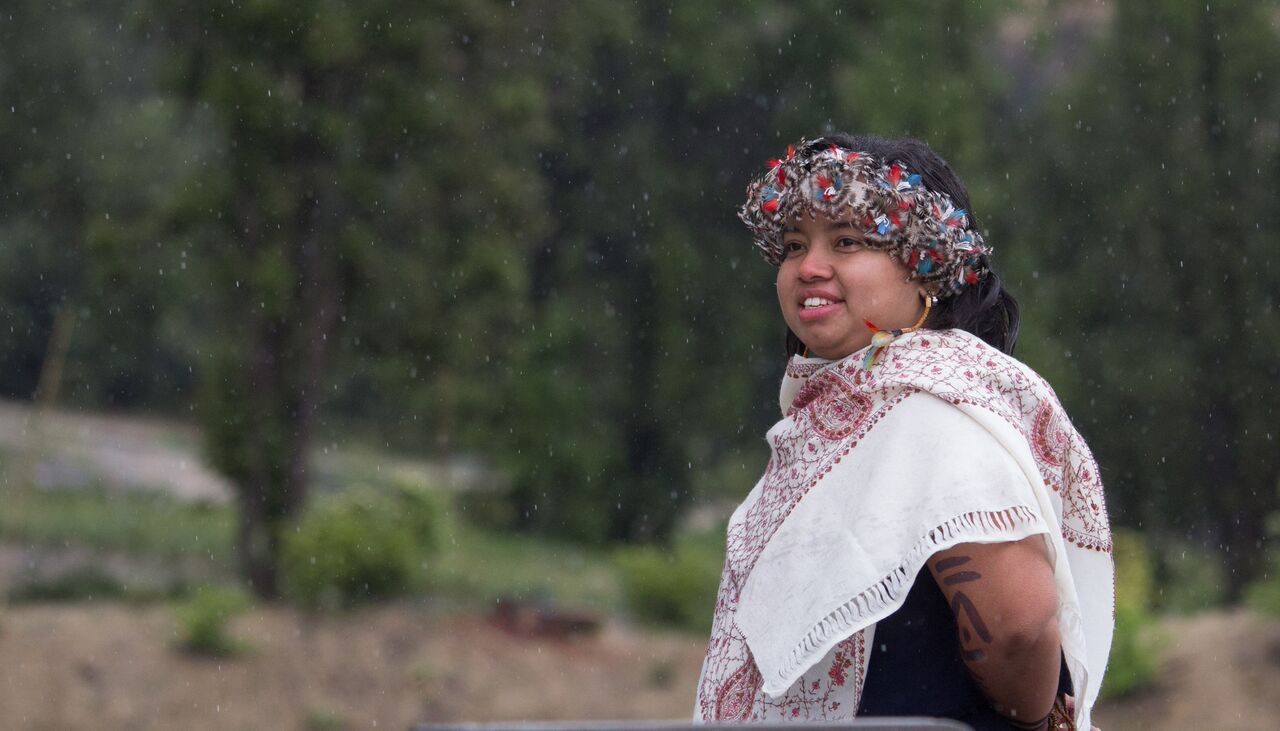 یکی از شرکت‌کنندگان در برنامۀ سحرگاهی معبد.