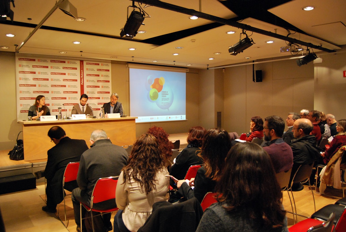 یک میزگرد در کنفرانسی با موضوع دین و زمامداری، مارس ۲۰۱۵ (اسفند ۱۳۹۳)، بارسلون