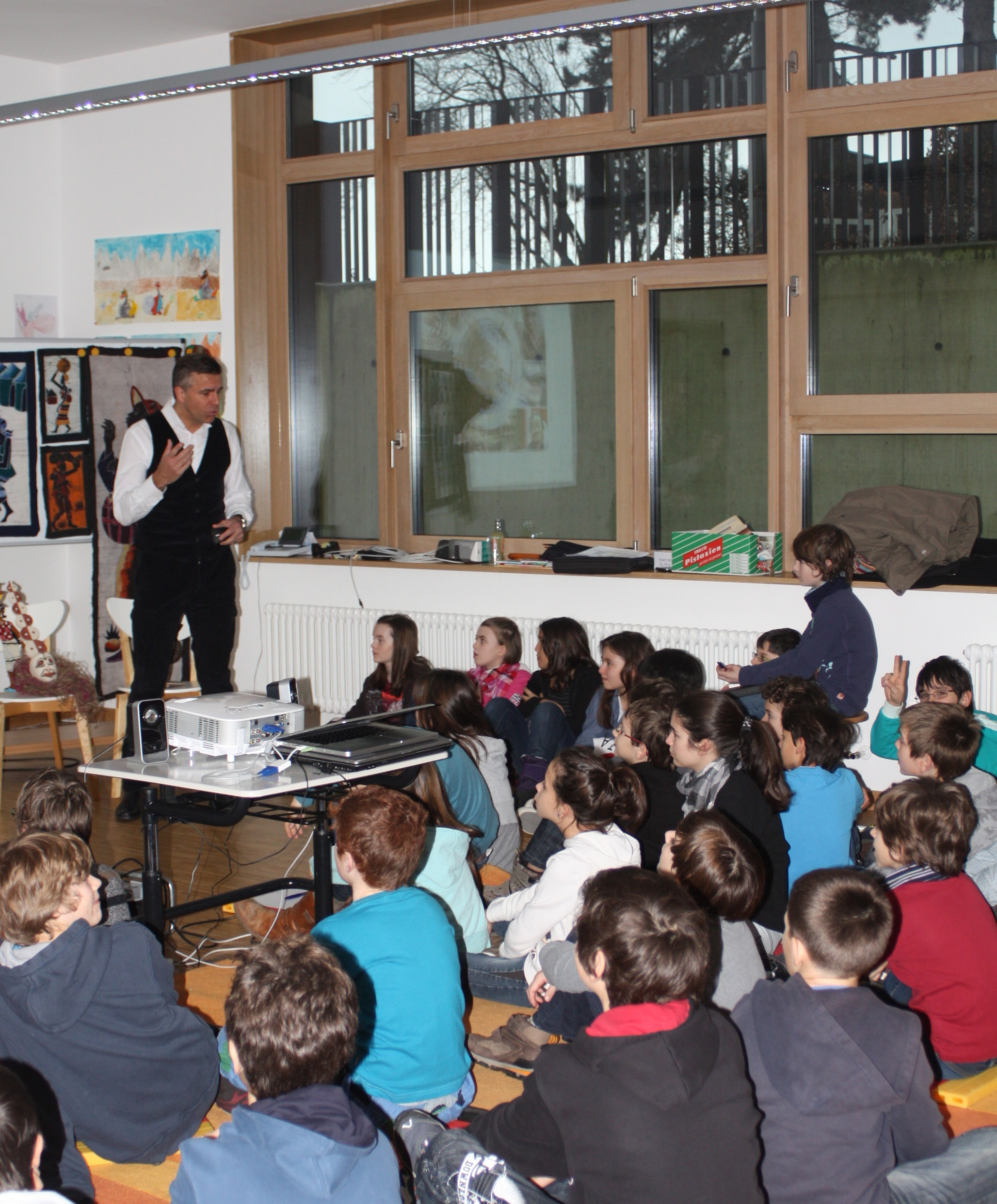 A school class in Luxembourg receives a presentation by Unity Foundation.