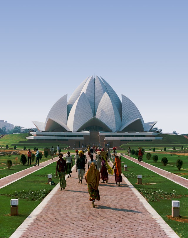 The Baha’i community of India hosted a symposium on the role of religion in fostering unity in diversity at the House of Worship in New Delhi on 29 June 2017.