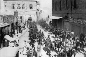Des lanciers indiens à Haïfa, 1918 (photo avec l’aimable autorisation du British War Museum, accessible via Wikimedia Commons).